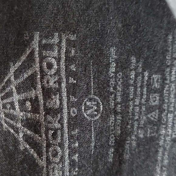 Graphic T-Shirt Rock & Roll Hall of Fame Cleveland Ohio - Picture 3 of 4